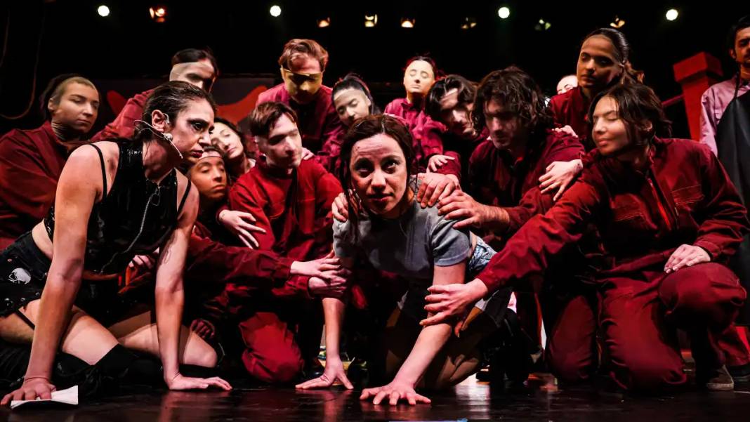 Antalya Şehir Tiyatroları 42. Kez Perdelerini Açıyor 10